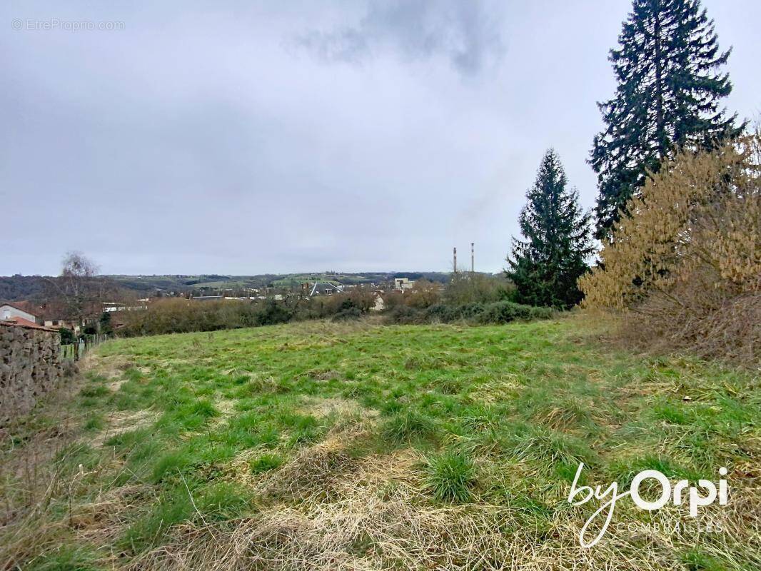 Terrain à SAINT-ELOY-LES-MINES