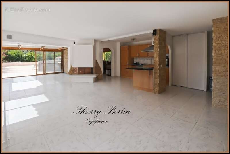 Appartement à MANDELIEU-LA-NAPOULE