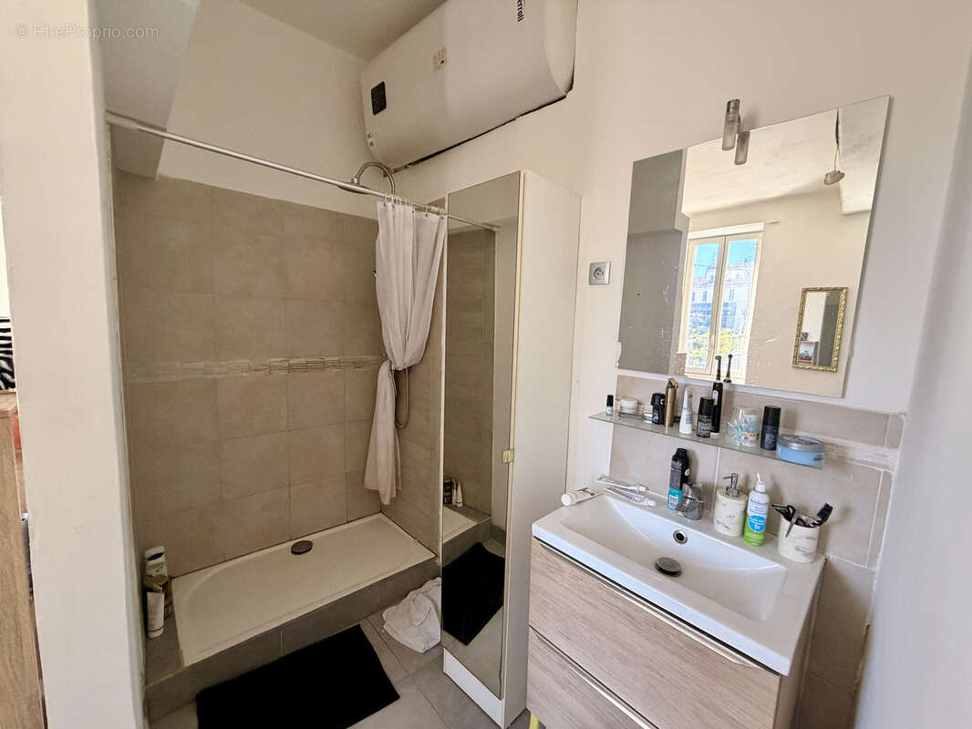 Appartement à MARSEILLE-4E