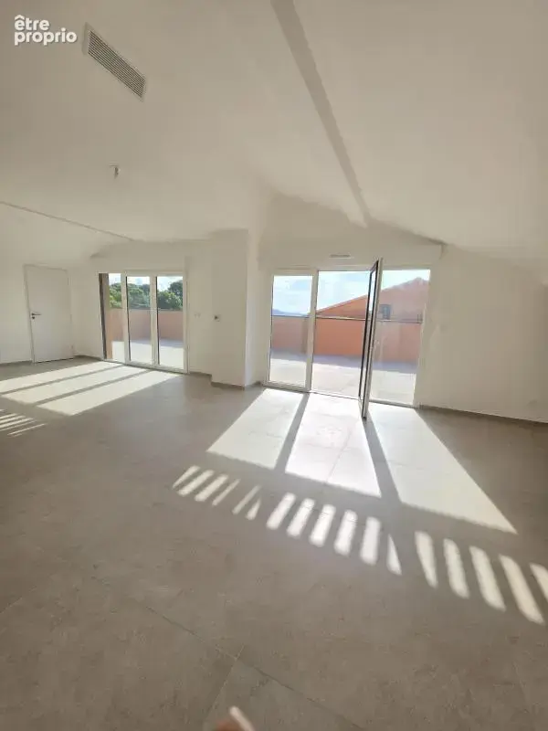 T4 dernier étage toit terrasse vue mer de 103m² - terrasse 70m² - photo 5