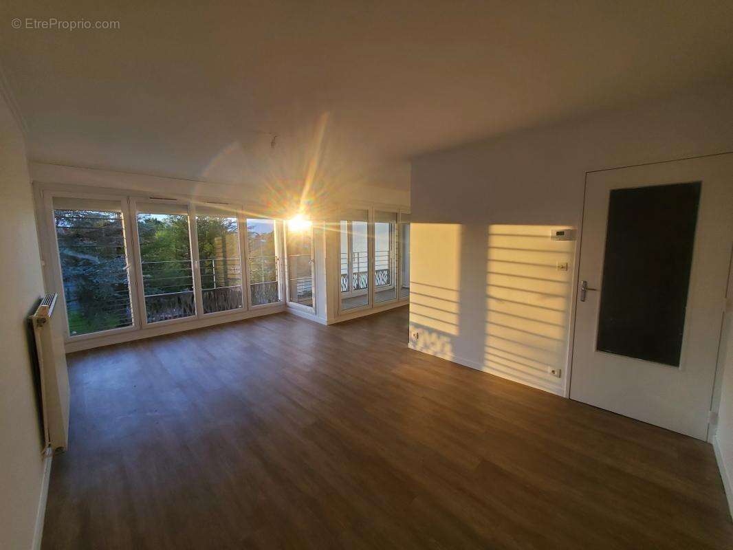 Appartement à SAINTE-LUCE-SUR-LOIRE