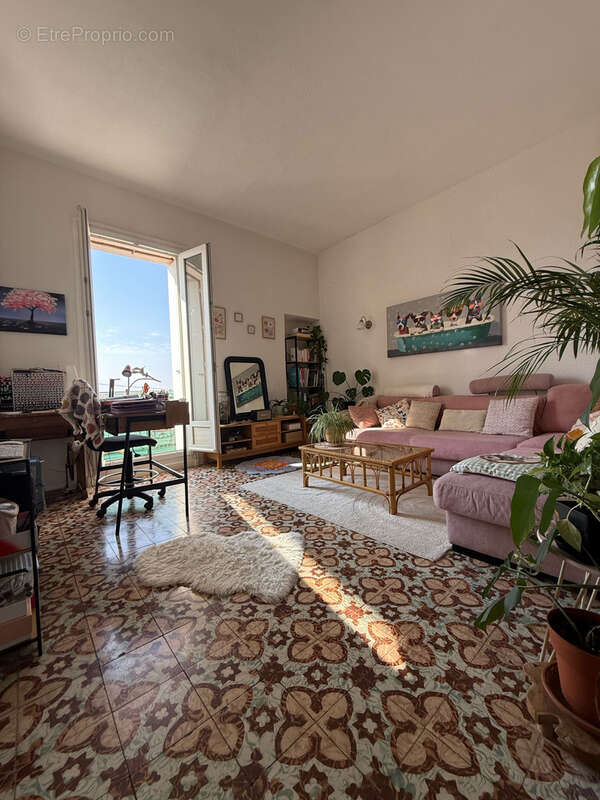 Appartement à LAURENS