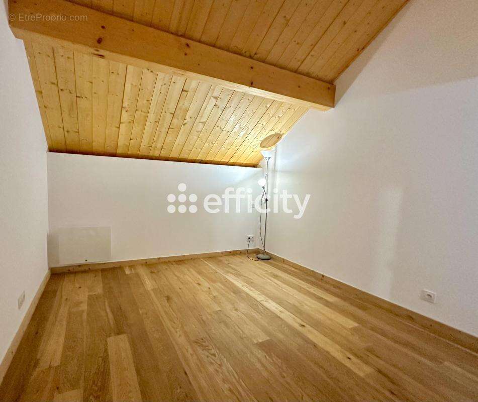 Appartement à SAINT-ETIENNE-DE-TINEE