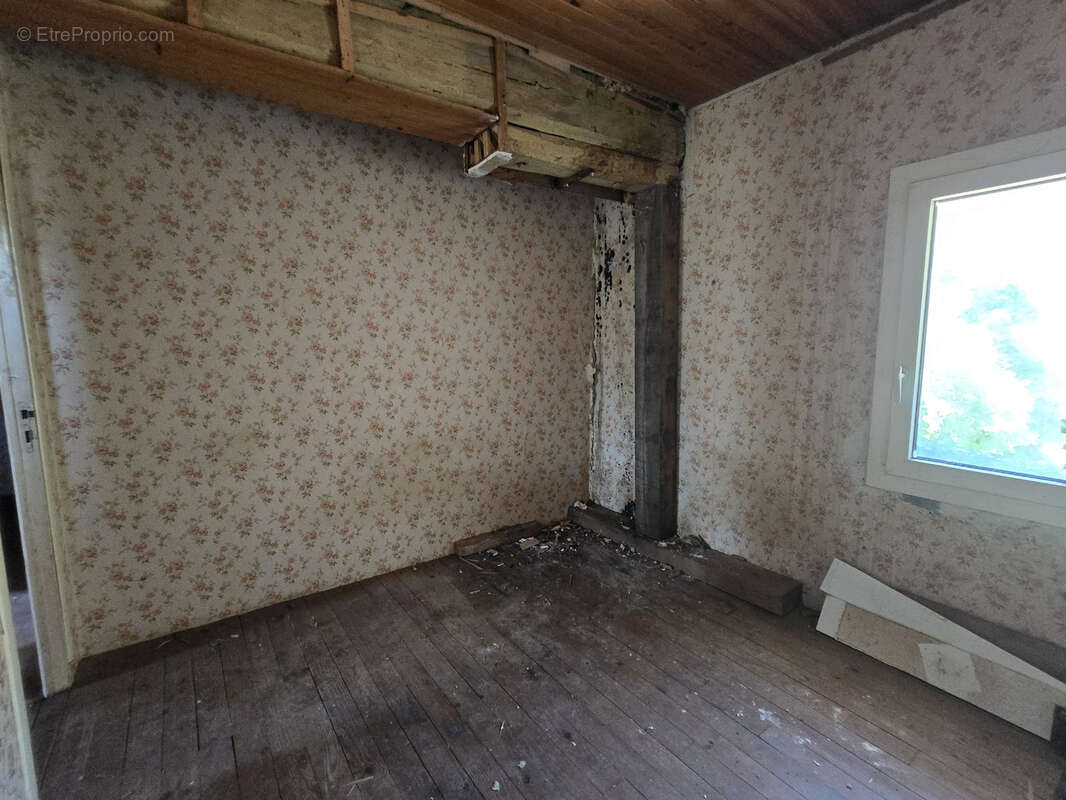 Ensemble de bâtiments à restaurer sur 4900m2! - photo 15