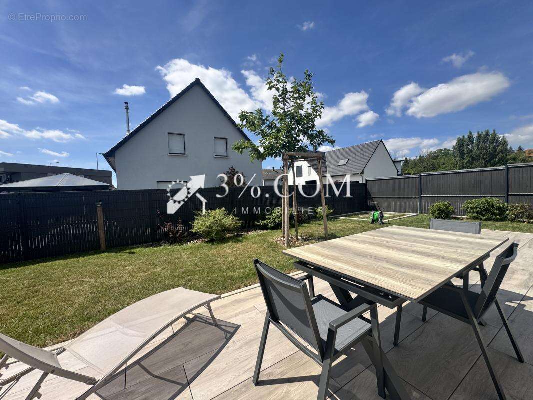 3%COM Jolie maison avec jardin de 2022 - photo 4