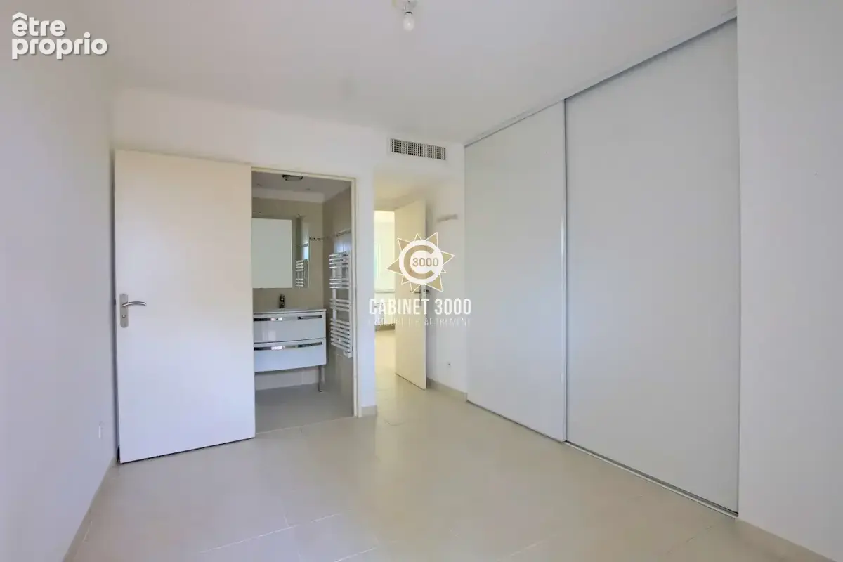 M2334 - HYERES - Port - Appartement T4 - Rez-de-jardin - Garage - photo 7