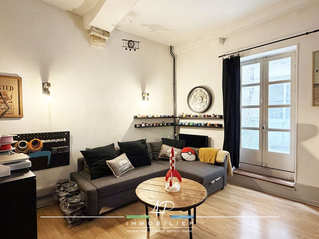 Ensemble immobilier de caractère avec maison rénovée et seconde maison à réinventer - photo 8