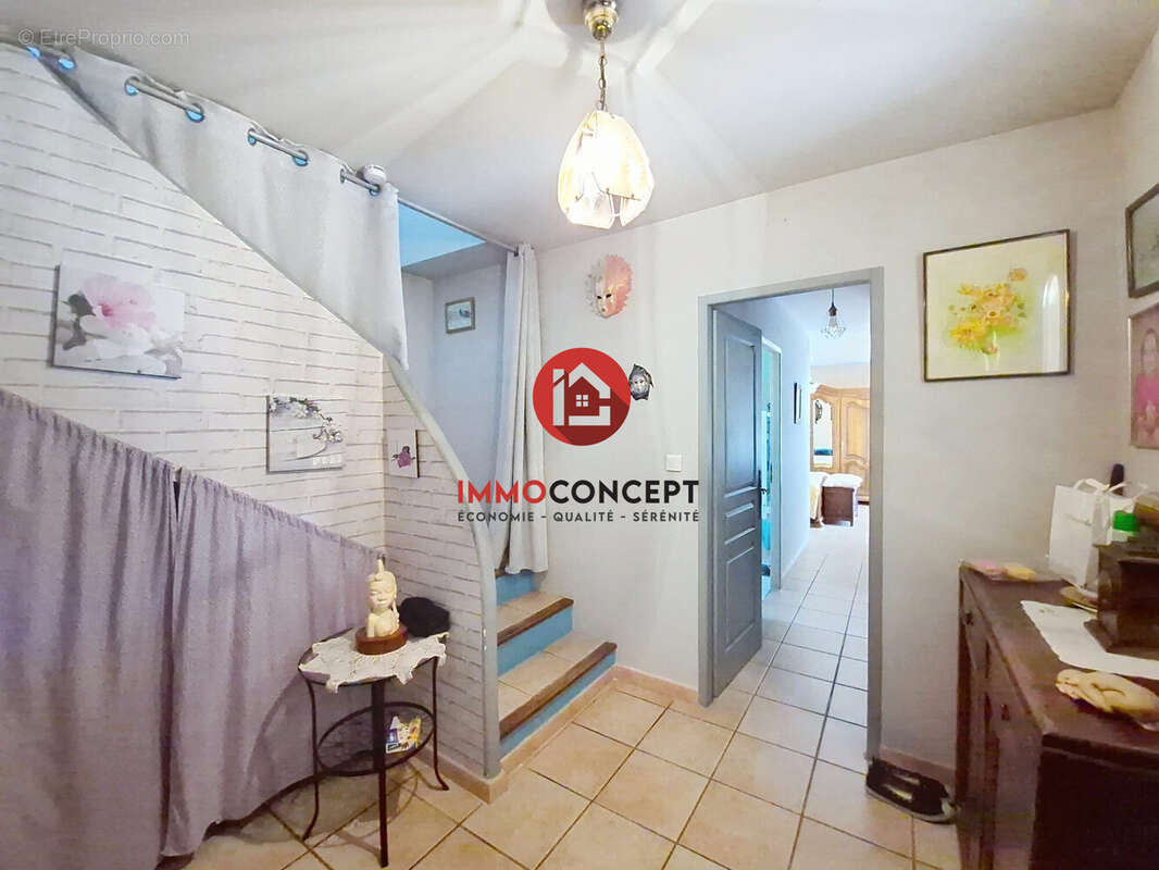 Maison à MONTFAUCON