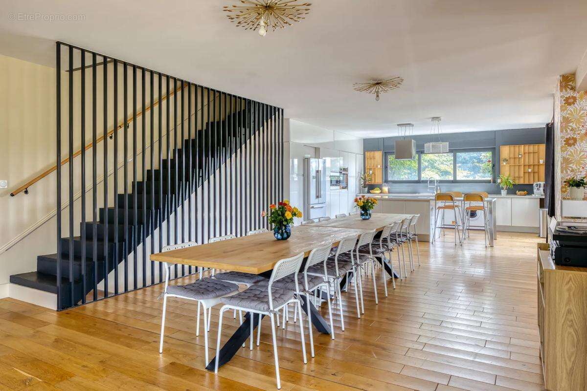 Maison de 7 pièces de 250 m² situé à Caumont - photo 4