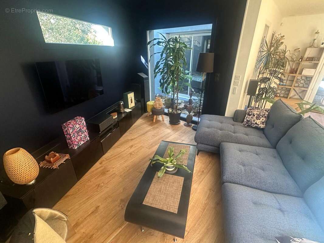 Maison à SAINT-JEAN-DE-CORNIES