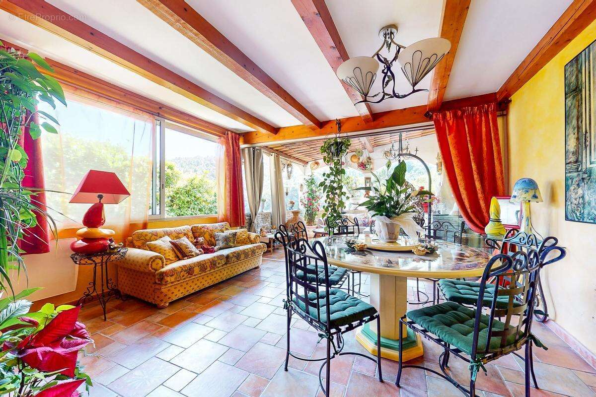 Demeure historique de caractère – 178 m² – Terrasse – Vue vallée – Village médiéval de Gorbio - photo 4
