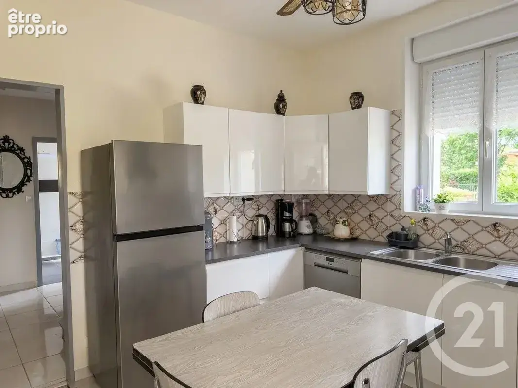 Maison 5 pièces 106 m² à vendre à La Charite-Sur-Loire (58400) - photo 3