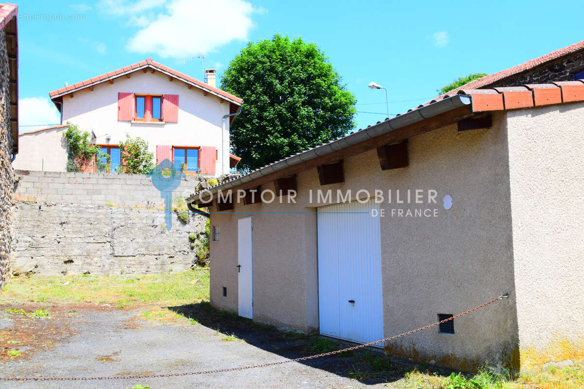 Dépt. 07 -  A VENDRE à COUCOURON - Maison de 131 m2 avec garage et jardin - Parcelle de 670 m2 - photo 4