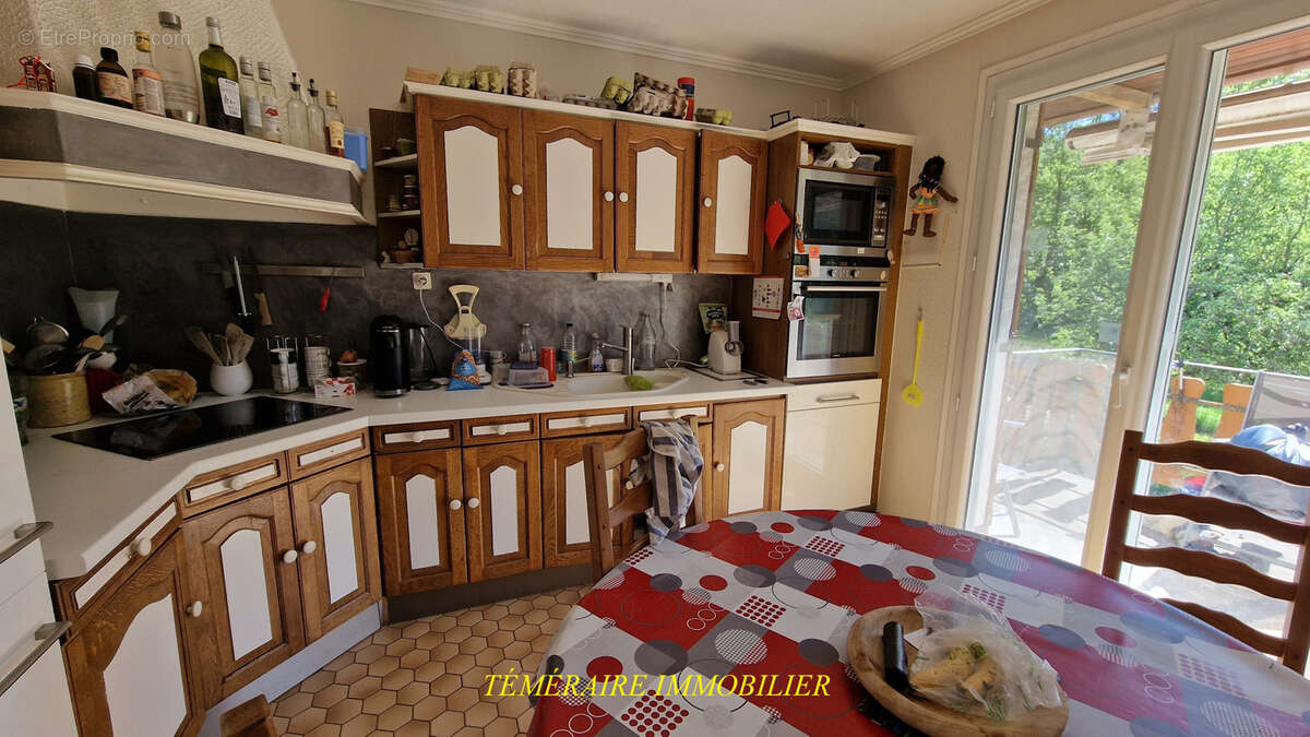 Maison à BOURG-DE-SIROD