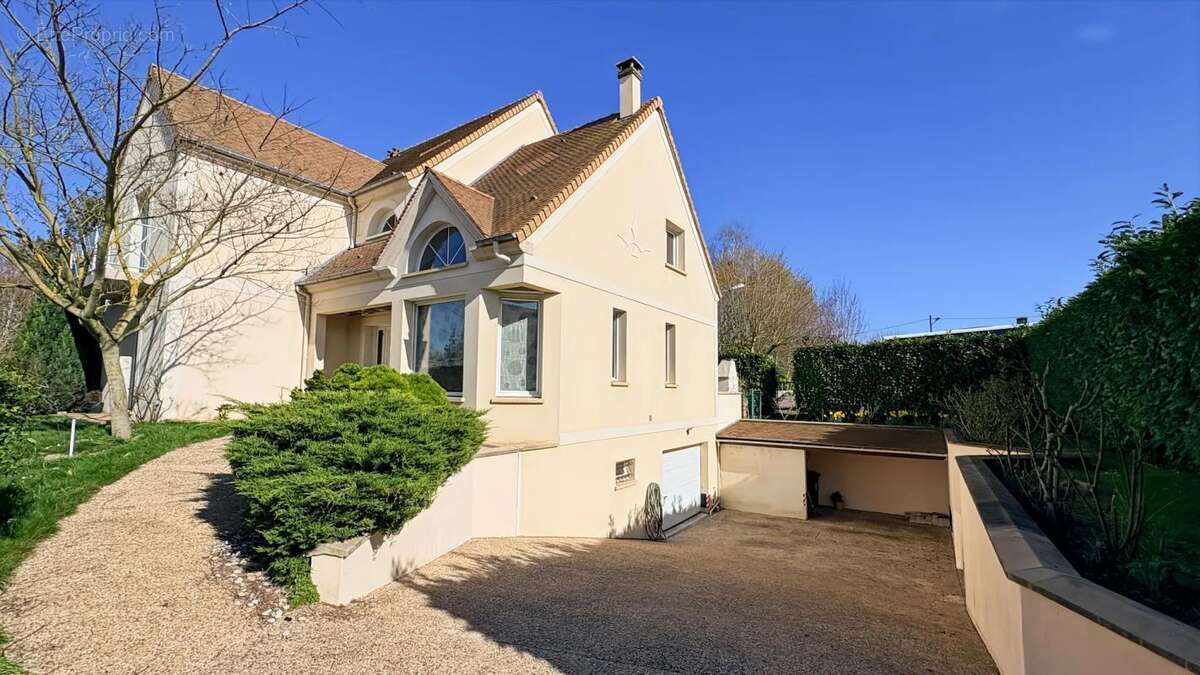Maison à SAINT-MARTIN-DE-NIGELLES