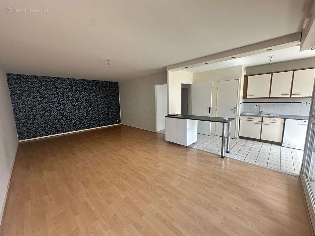 T3 de 75 m²  - Résidence de standing des années 2000 (St-Brieuc) - photo 6