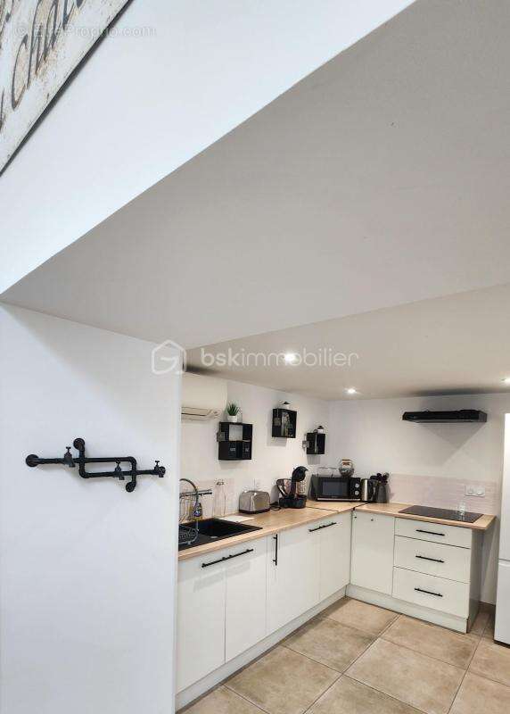 Commerce à SOULAIRE-ET-BOURG