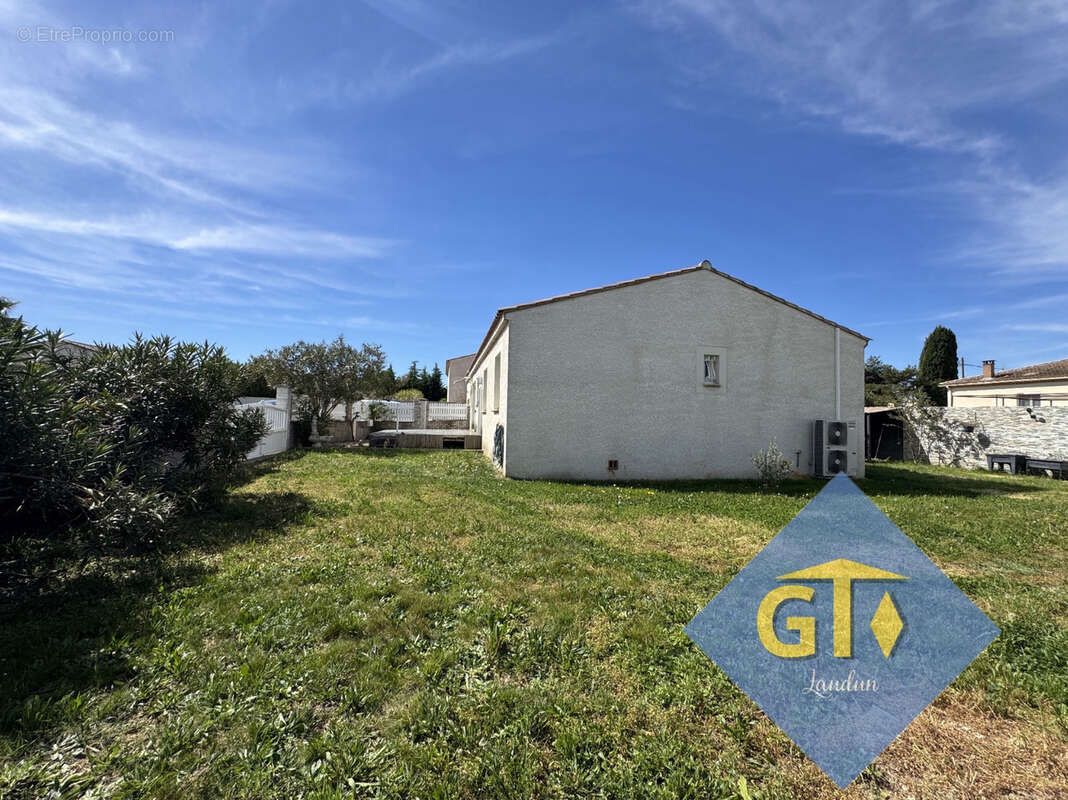 Maison à SAINT-PAUL-LES-FONTS