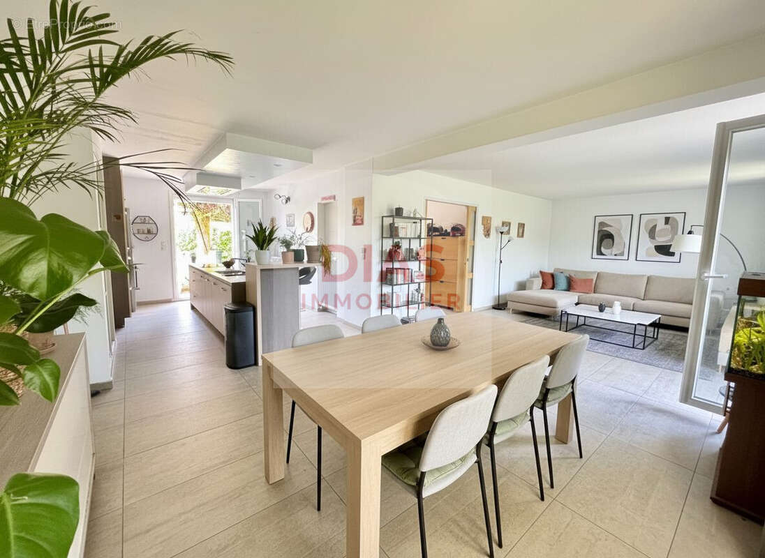 Maison à PONTAULT-COMBAULT