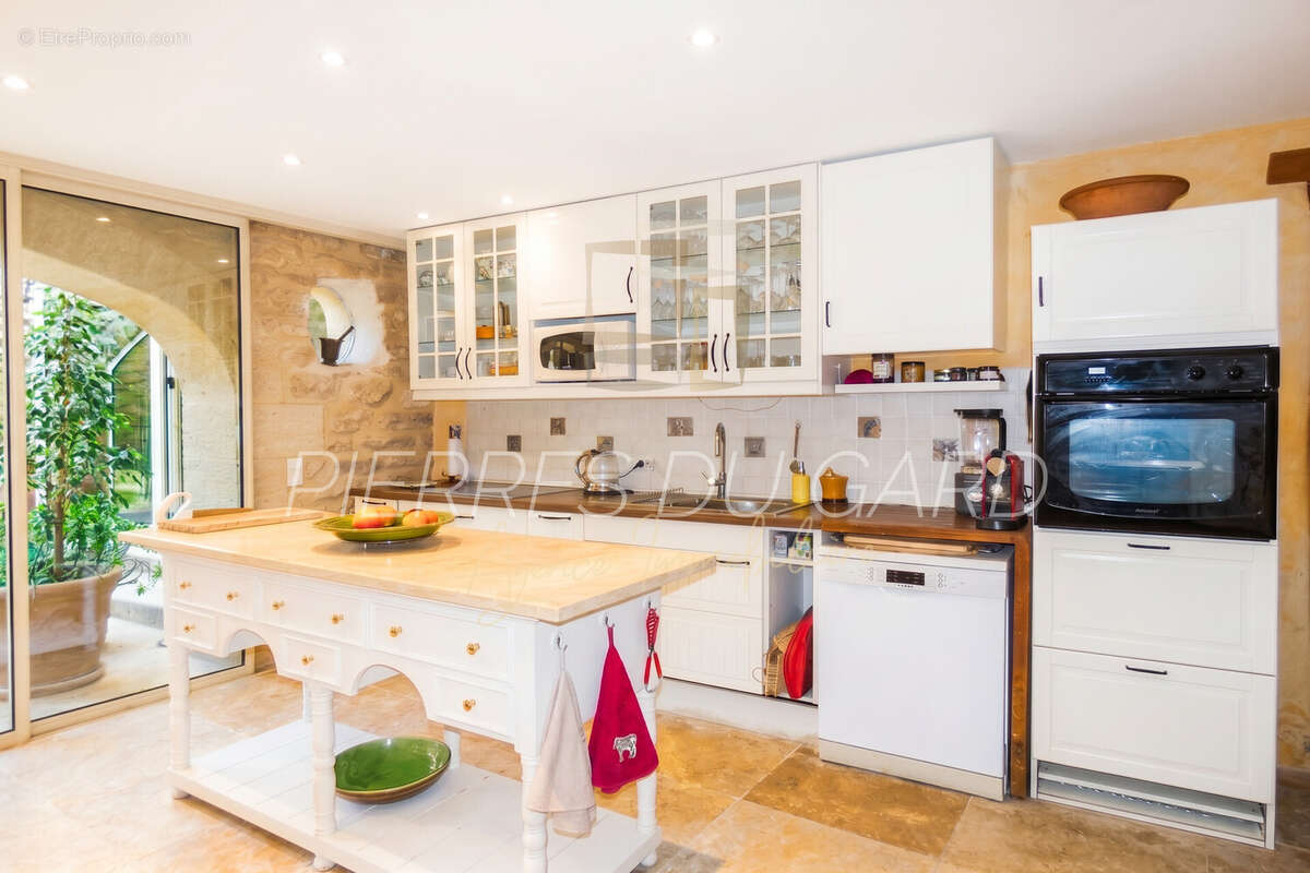 Maison 270 m² à Vers-Pont-Du-Gard  - photo 5