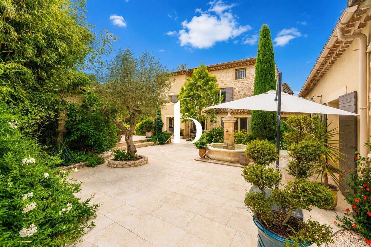 Maison à UZES