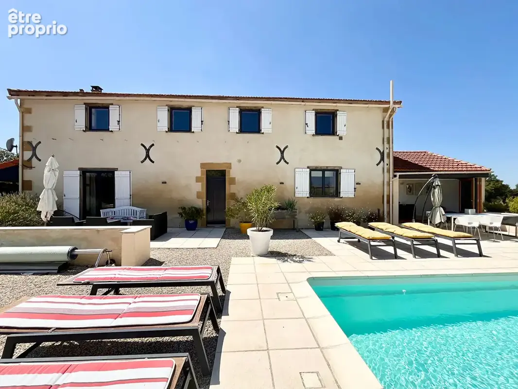 Photo Maison à Pressac au prix de 408 000€