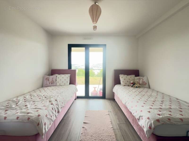 Maison à LES MARTRES-DE-VEYRE