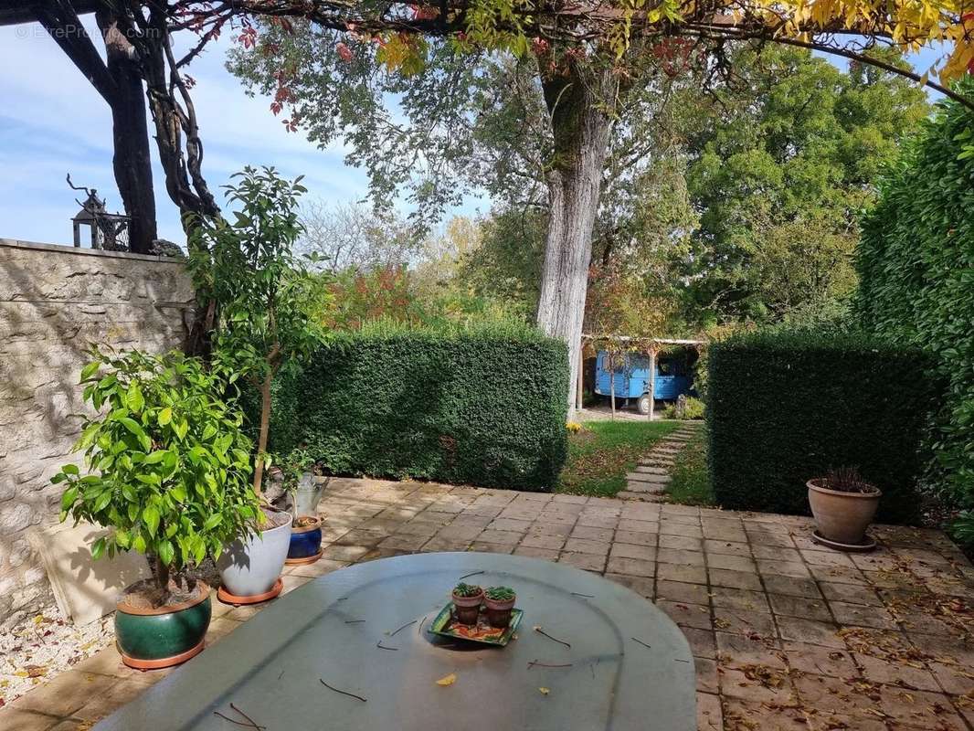 Maison à LABASTIDE-MARNHAC