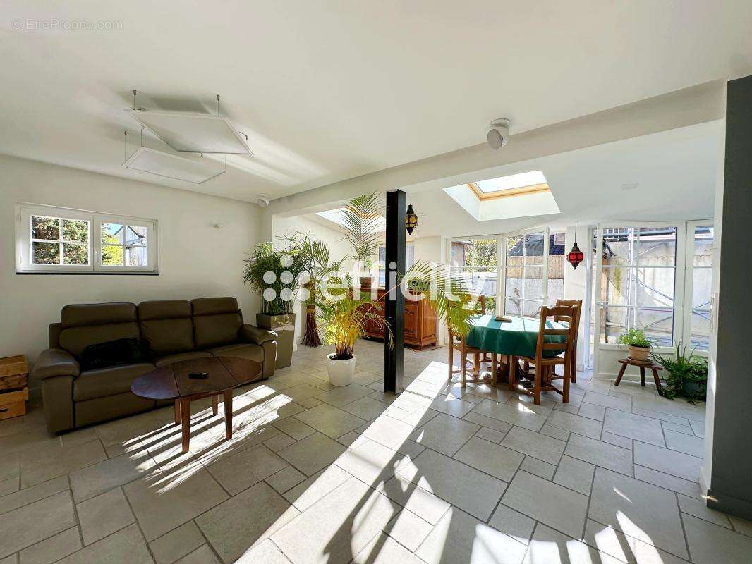 Maison à AULNAY-SOUS-BOIS