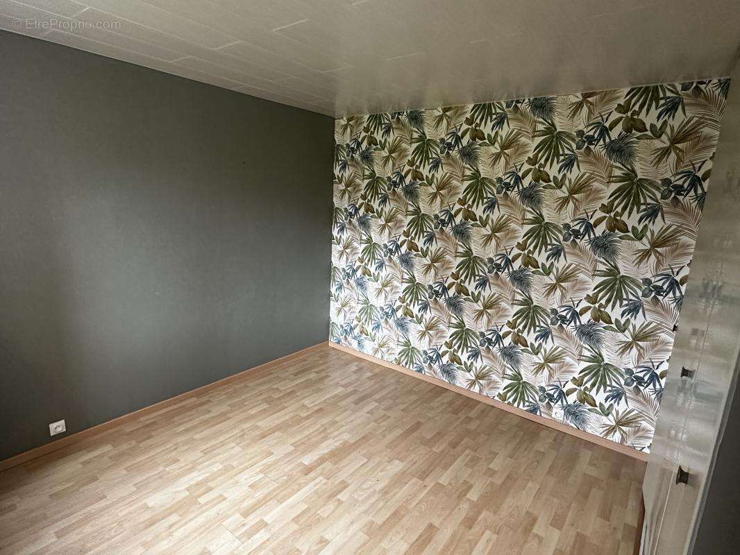 Appartement à MONTIGNY-LE-BRETONNEUX