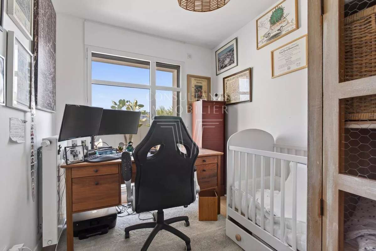 Appartement à LEVALLOIS-PERRET