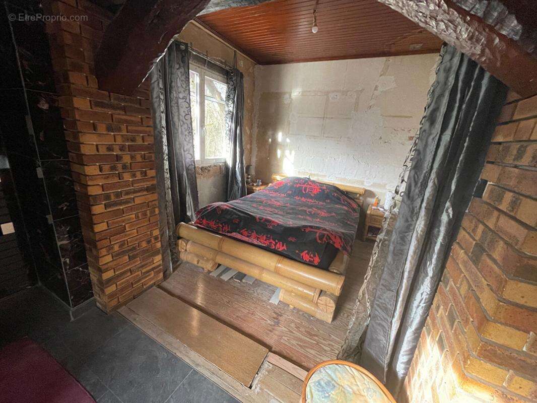 Maison à CHATEAU-L'EVEQUE