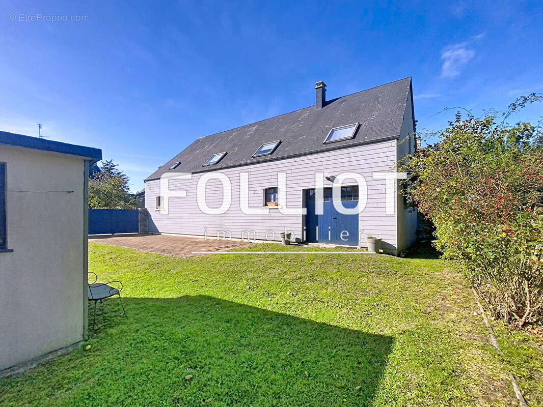 Maison à REGNEVILLE-SUR-MER