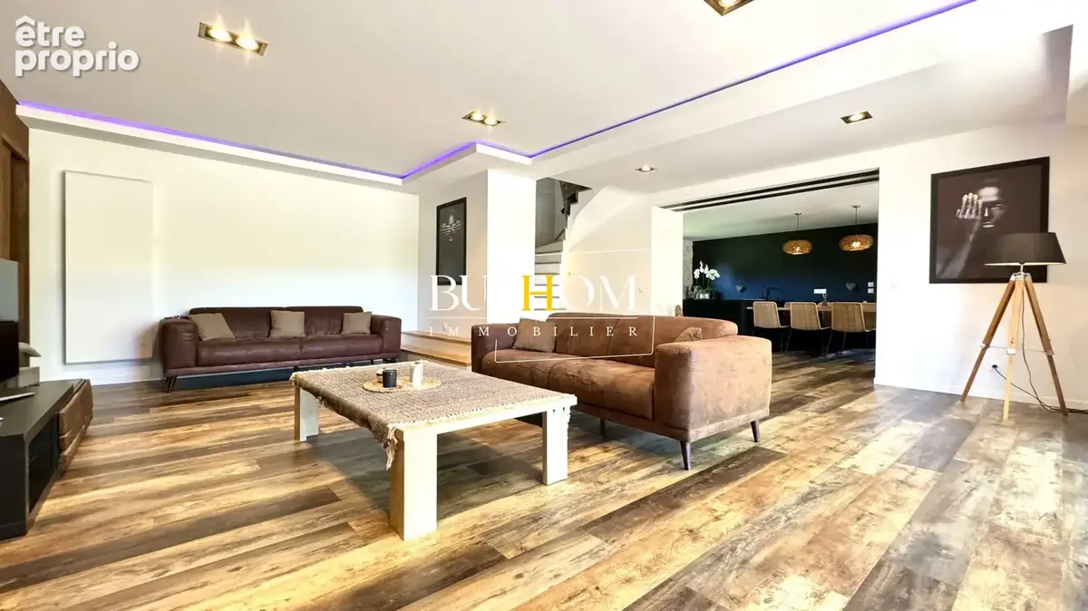 Maison 7 pièces 240 m² à vendre à L'isle-Sur-La-Sorgue (84800) - photo 7