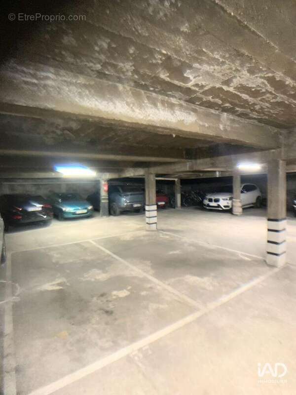 Photo 3 - Parking à ASNIERES-SUR-SEINE