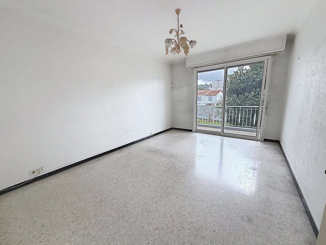 Grand 2 Piéces les Colombiers de m² avec cave et Parking Extérieur - photo 7