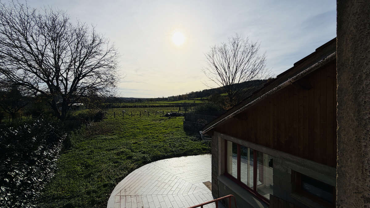 Maison à VAULT-DE-LUGNY