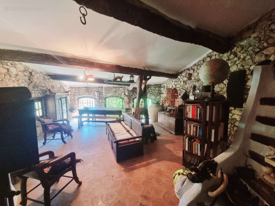 Maison à CHATEAUDOUBLE