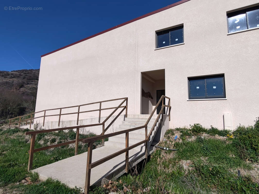 Appartement à LIVRON-SUR-DROME