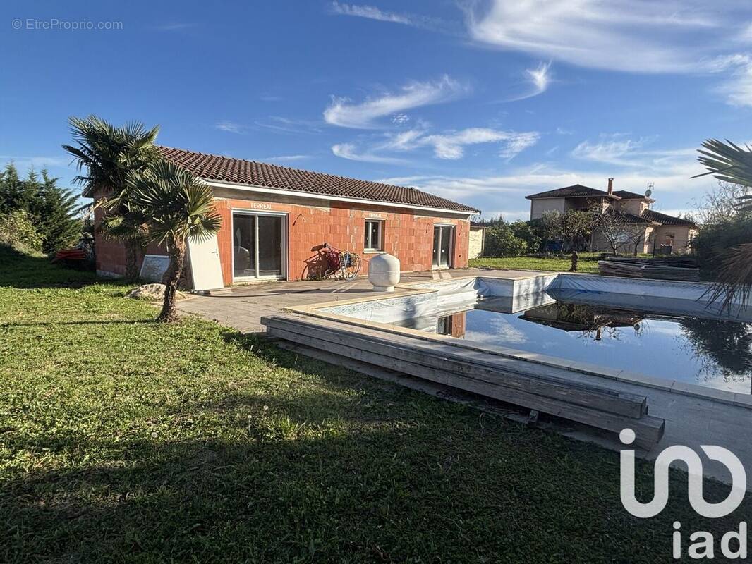 Photo 1 - Maison à MONTBETON