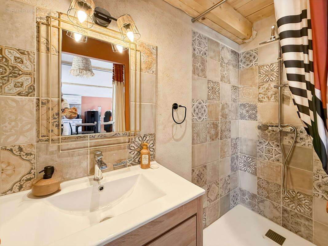 À Vendre maison avec piscine et studio de 25m2 à Mouriès - photo 15