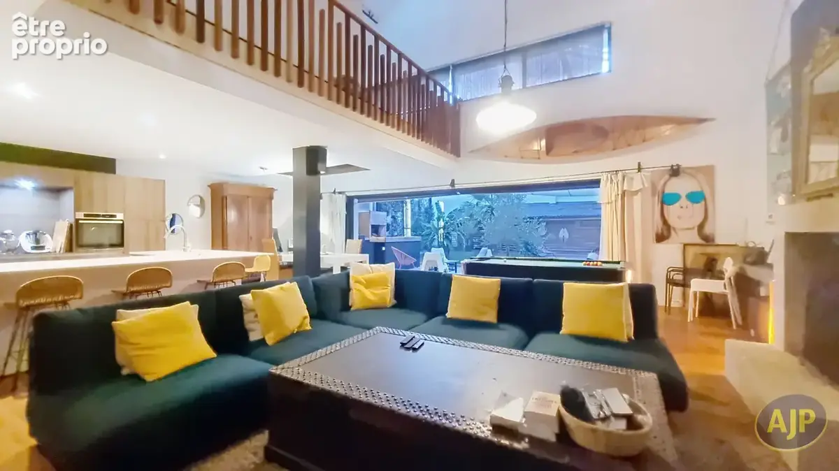 Loft d'Exception 5 CH avec piscine et Grand Garage au Coeur de la Ville - photo 12