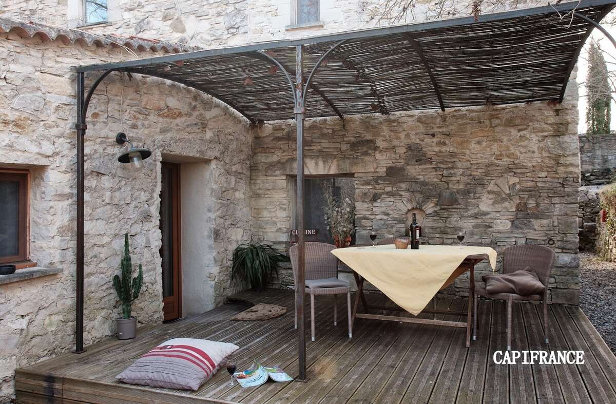 Propriété hébergement/événementiel dans le Luberon, 6,3 ha, 80 couchages, 1090 m2 - photo 10