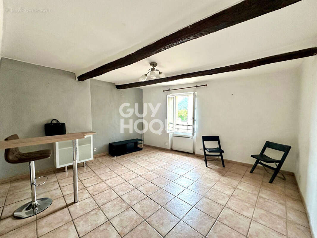 Appartement à TOURVES