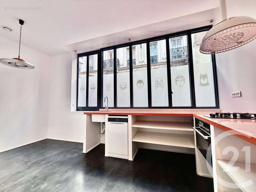 Appartement 80 m² à Paris-18e  - photo 3