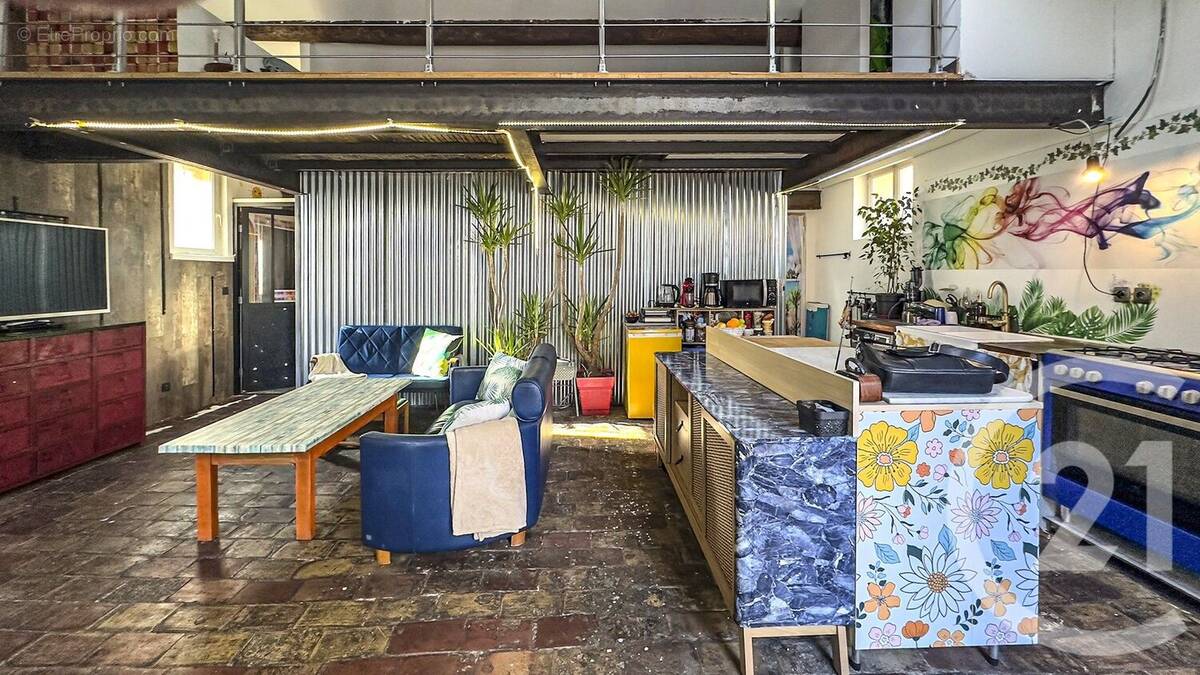 Appartement à MARSEILLE-4E