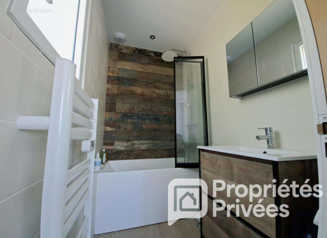 EXCLUSIVITE A VENDRE  37230 Fondettes centre, Maison 7 pièces 120 m² , jardin arboré et clos, garage, cave - photo 11