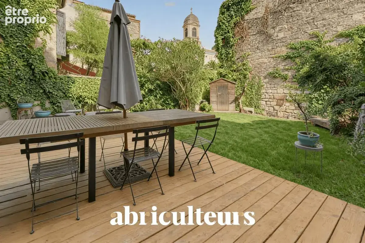 Maison familiale avec jardin et terrasse en vente à Bordeaux 33300 - photo 2