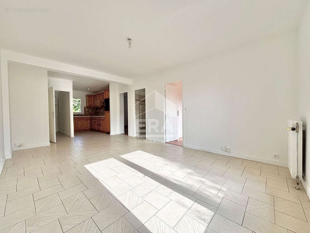 Appartement à PONTAULT-COMBAULT