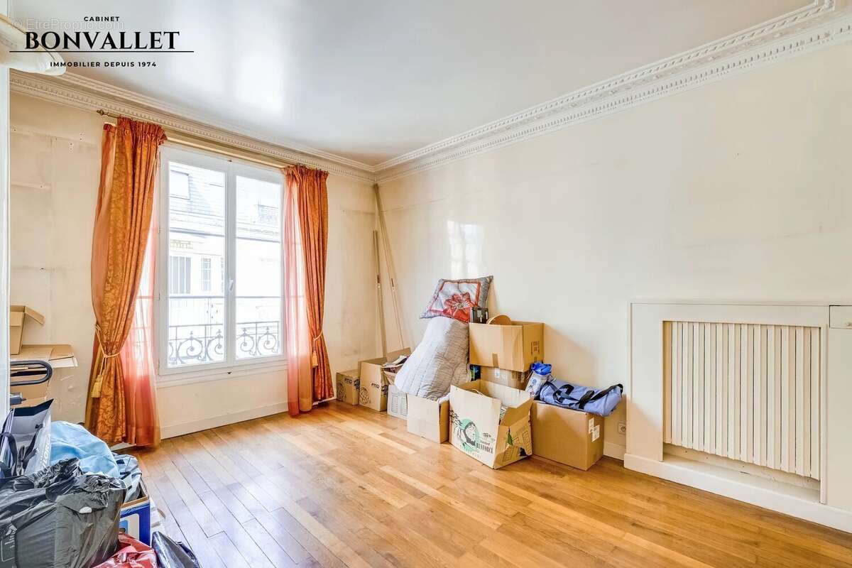 Appartement à PARIS-15E